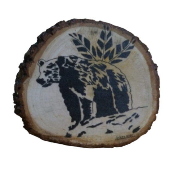Sliced tree trunk painted shellac bear picture - Picture 1 of 10